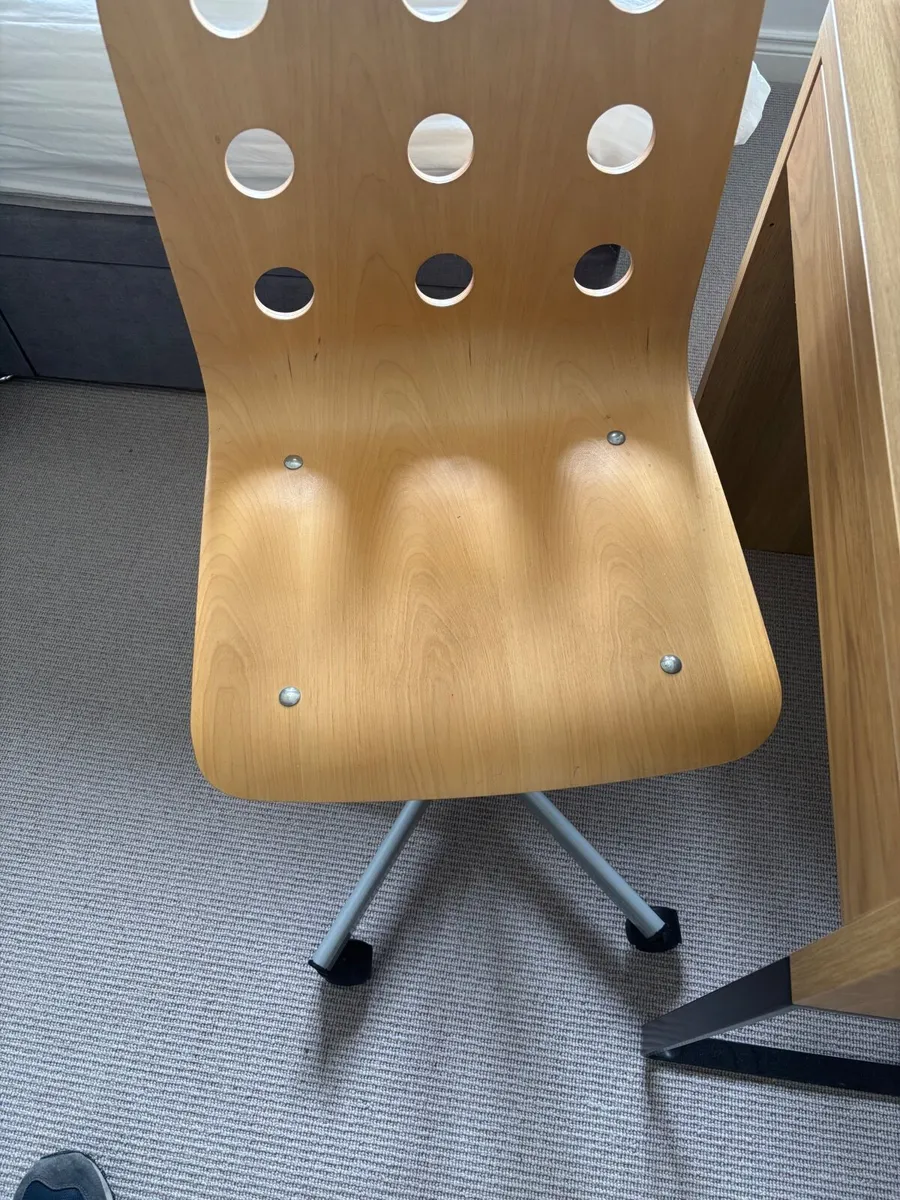 Office chair - Image 1