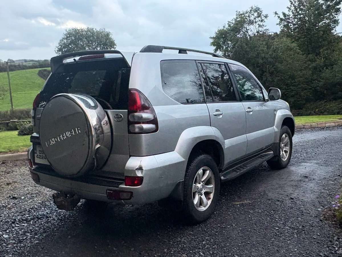 Toyota Landcruiser crew cab 5 seater - Image 2