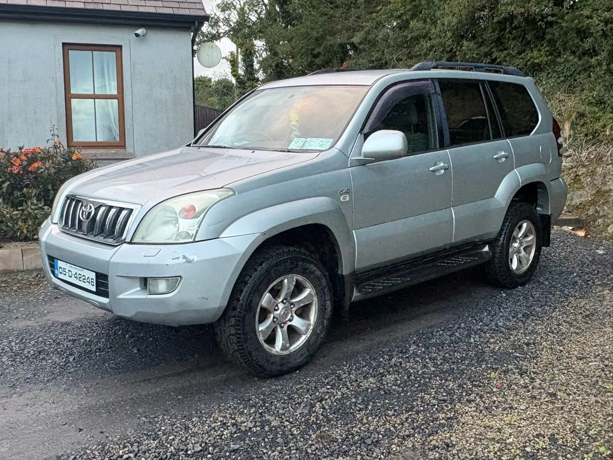 Toyota Landcruiser crew cab 5 seater - Image 3