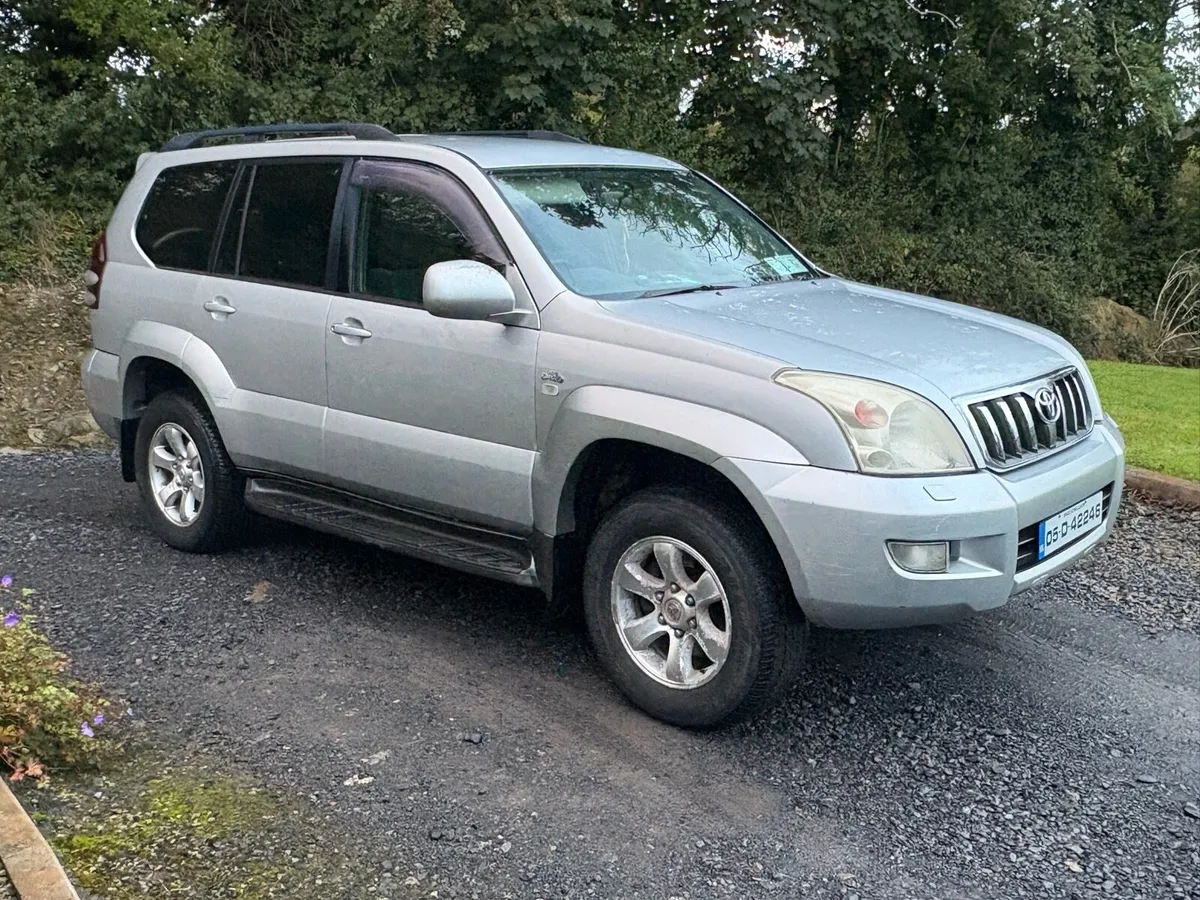 Toyota Landcruiser crew cab 5 seater - Image 4