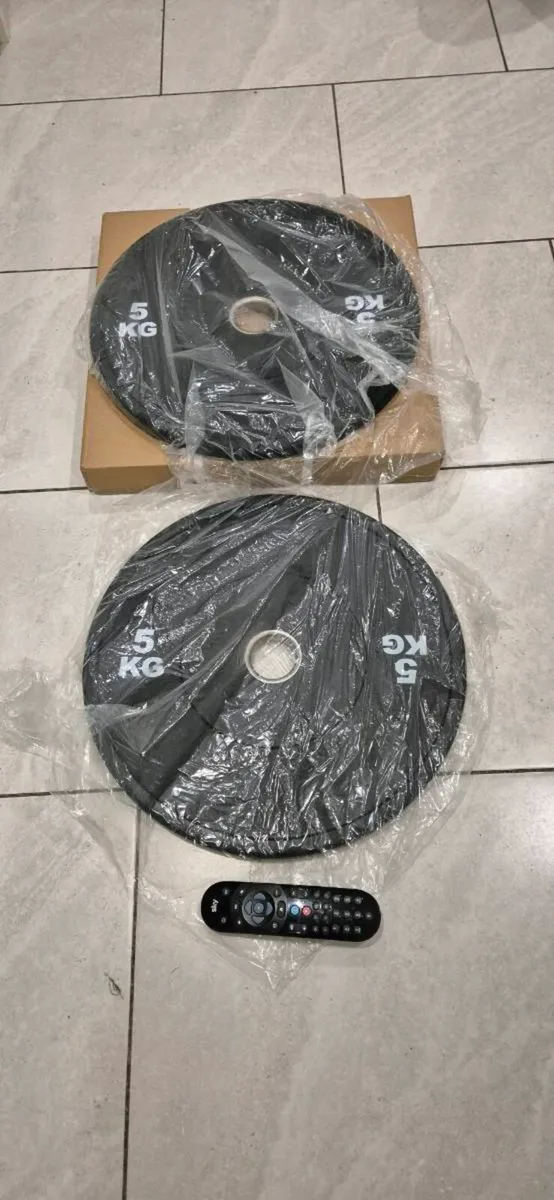 Brand new 2x5kilo,2x10kilo bumper weight plates - Image 3