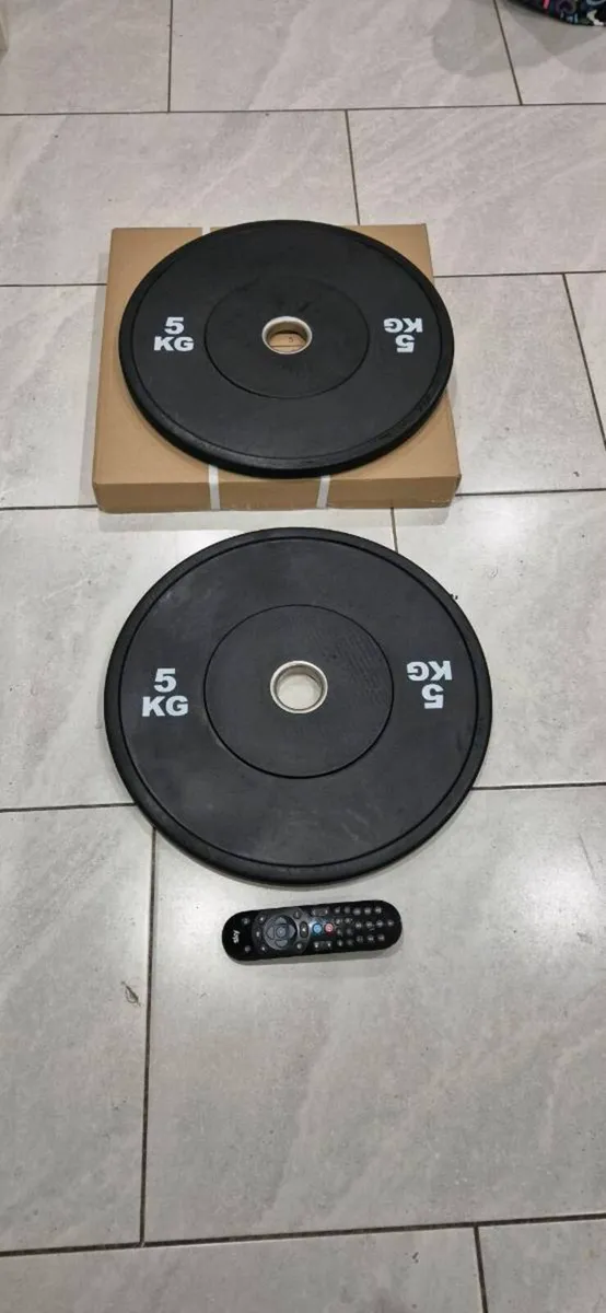 Brand new 2x5kilo,2x10kilo bumper weight plates - Image 4