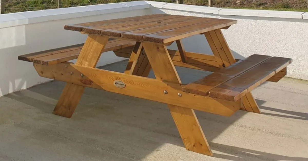 Picnic table - Image 1