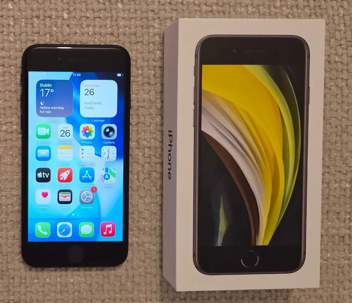 iPhone SE (2020) - Image 2