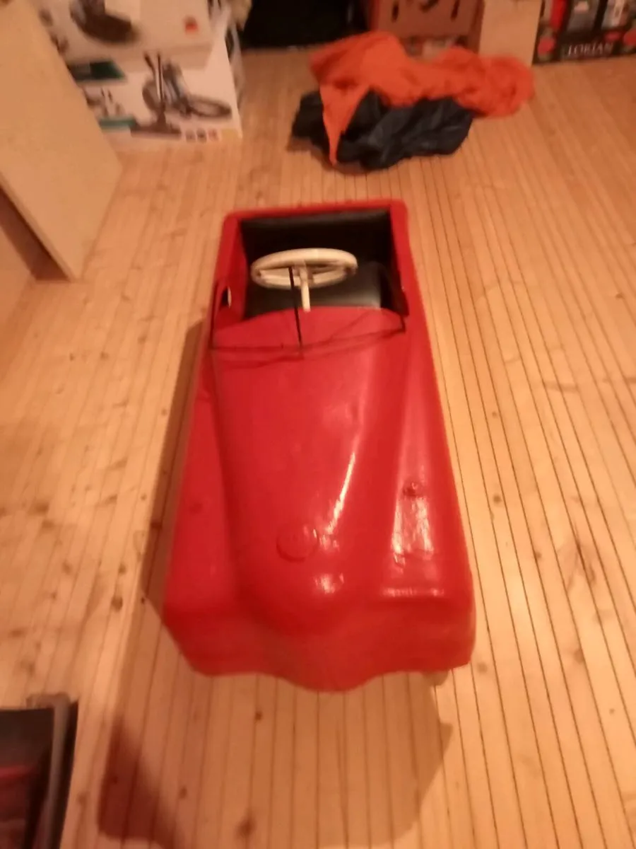 Old pedal car - Image 1