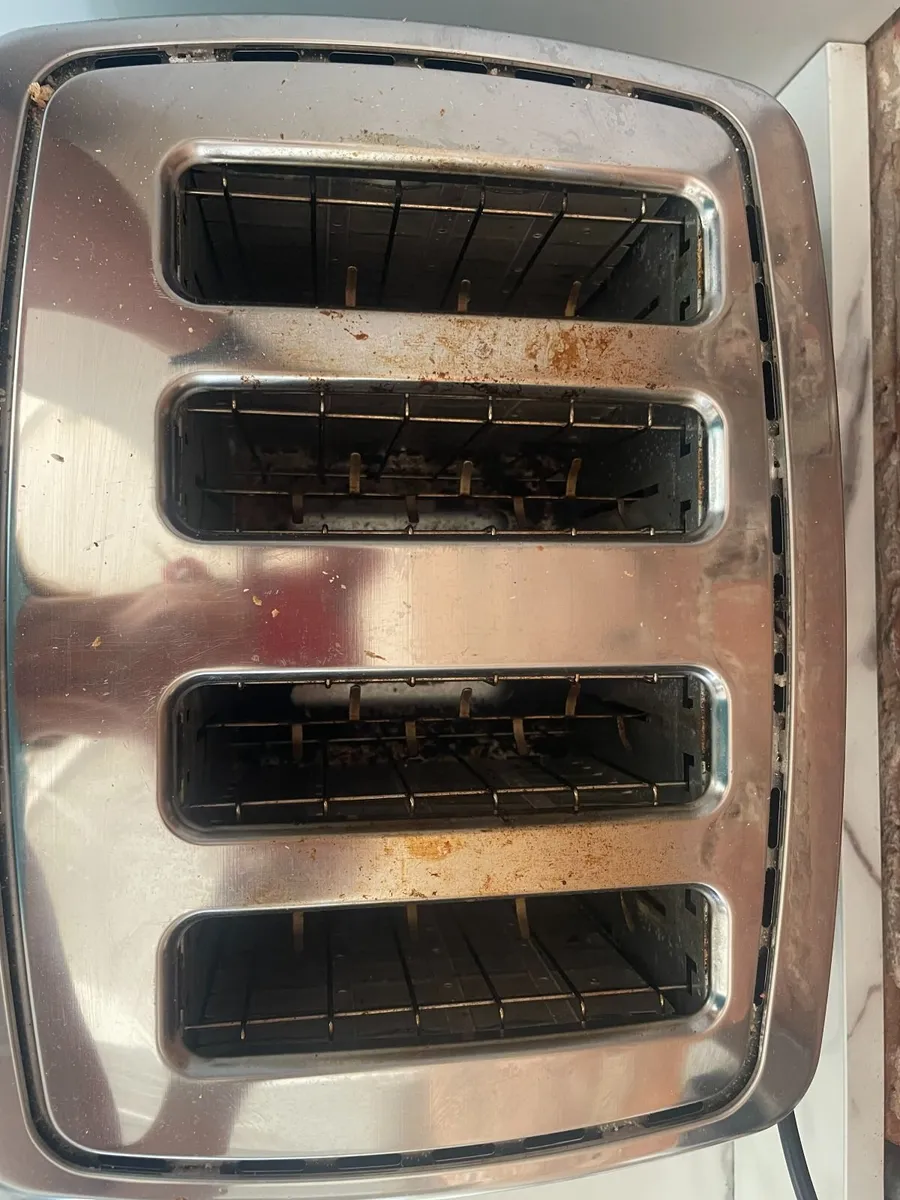 4 slice Toaster - Image 4
