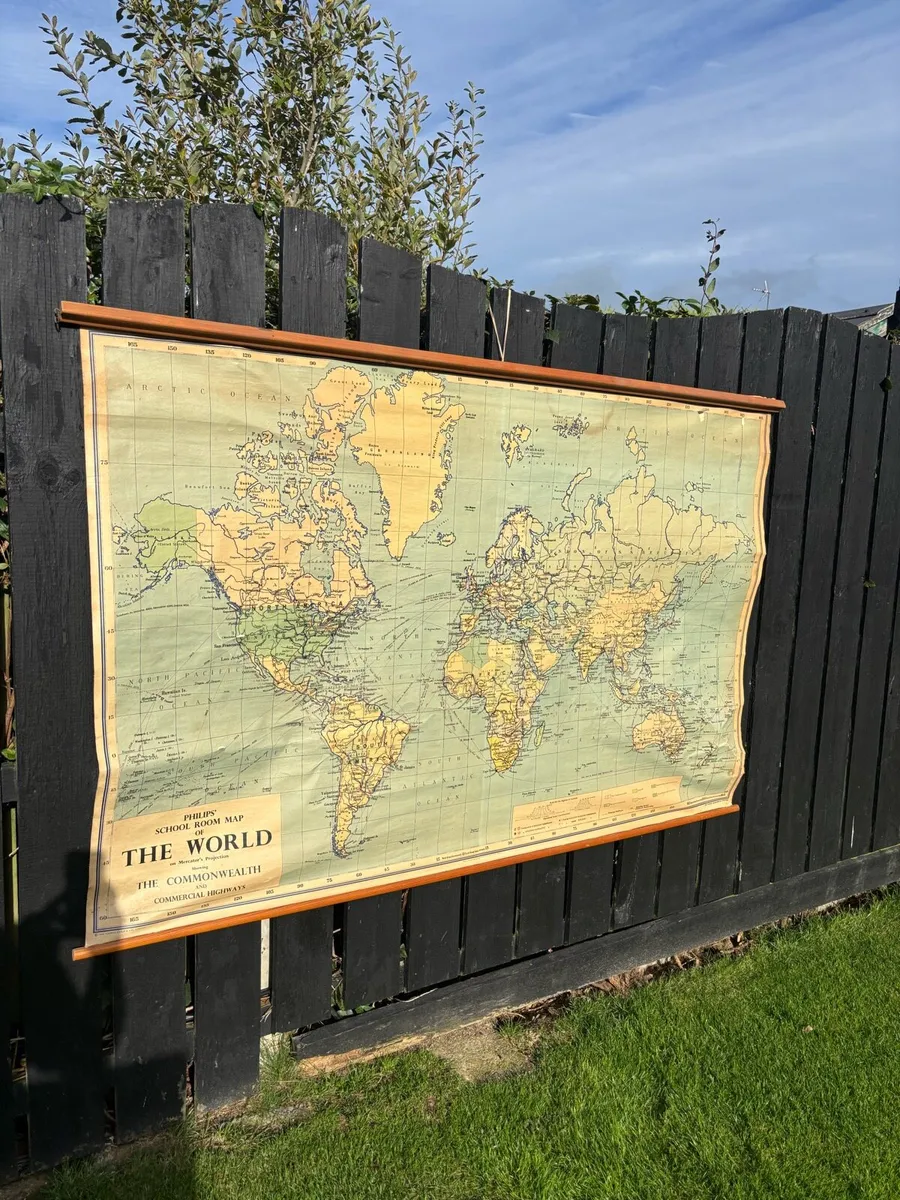 Vintage large school’spull down world map - Image 2