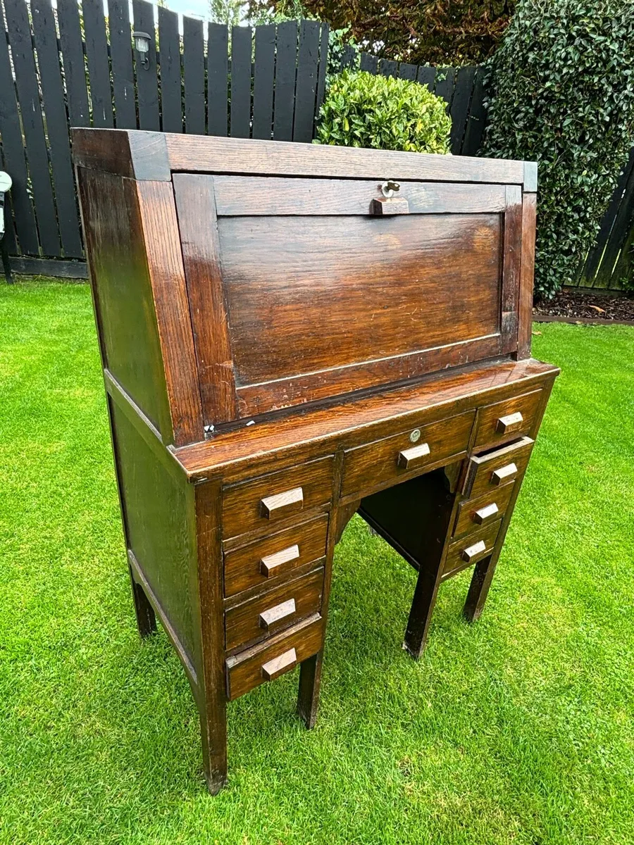 Vintage oak bureau desk - Image 1