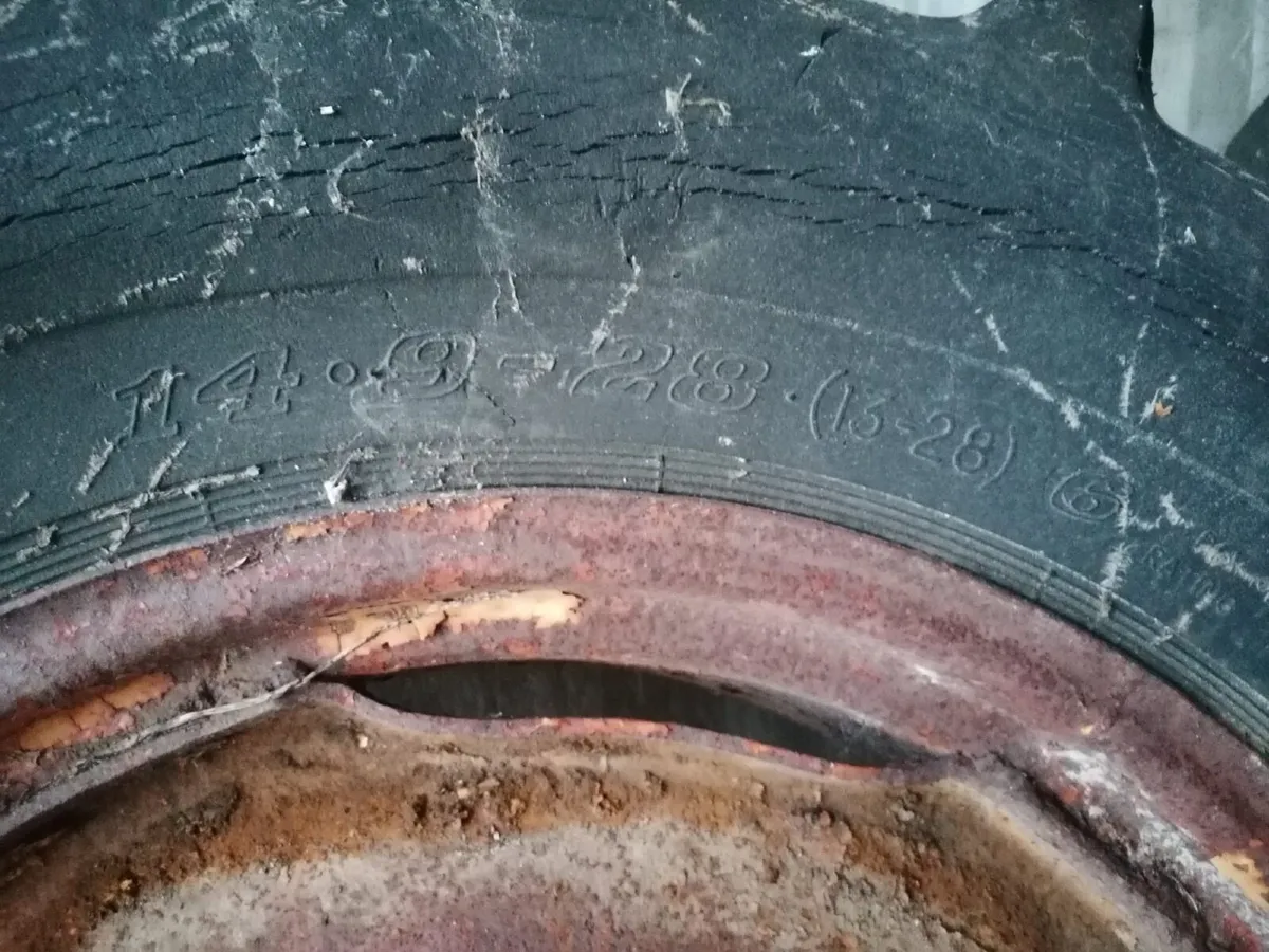 Tractor Rims / Old Tyres Free - Image 4