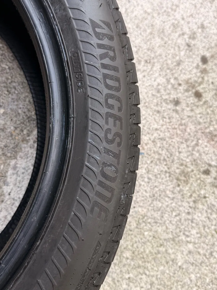 Tires 225 50 10 Bridgestone - Image 3