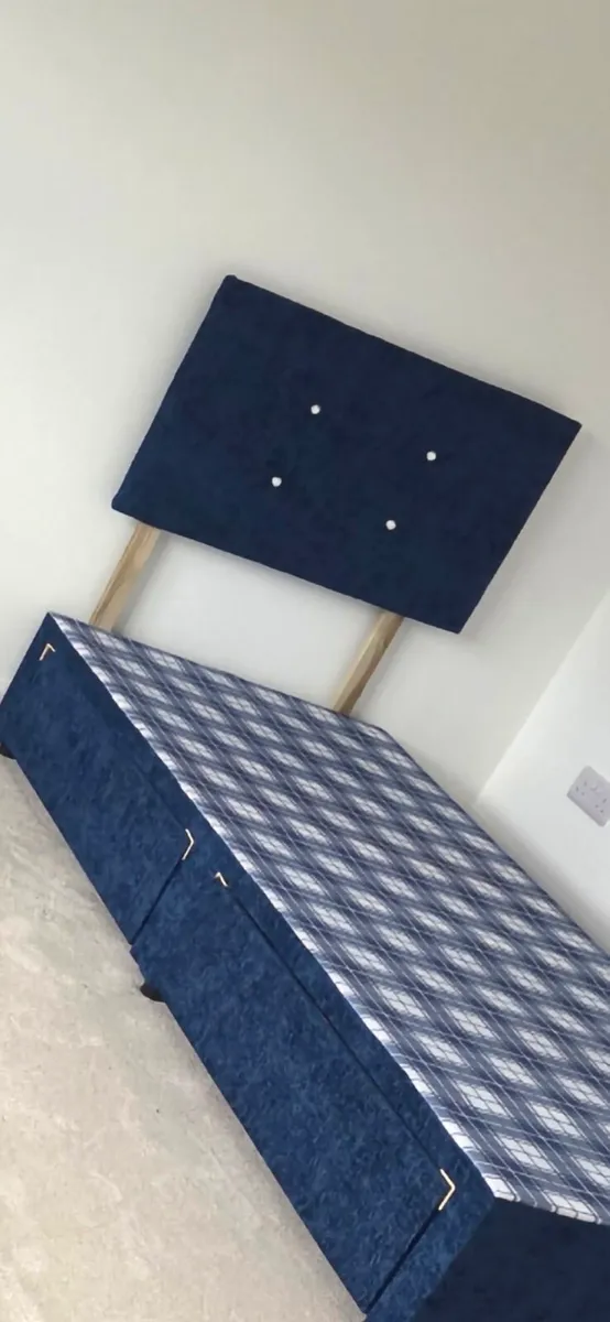 Single beds - Image 1
