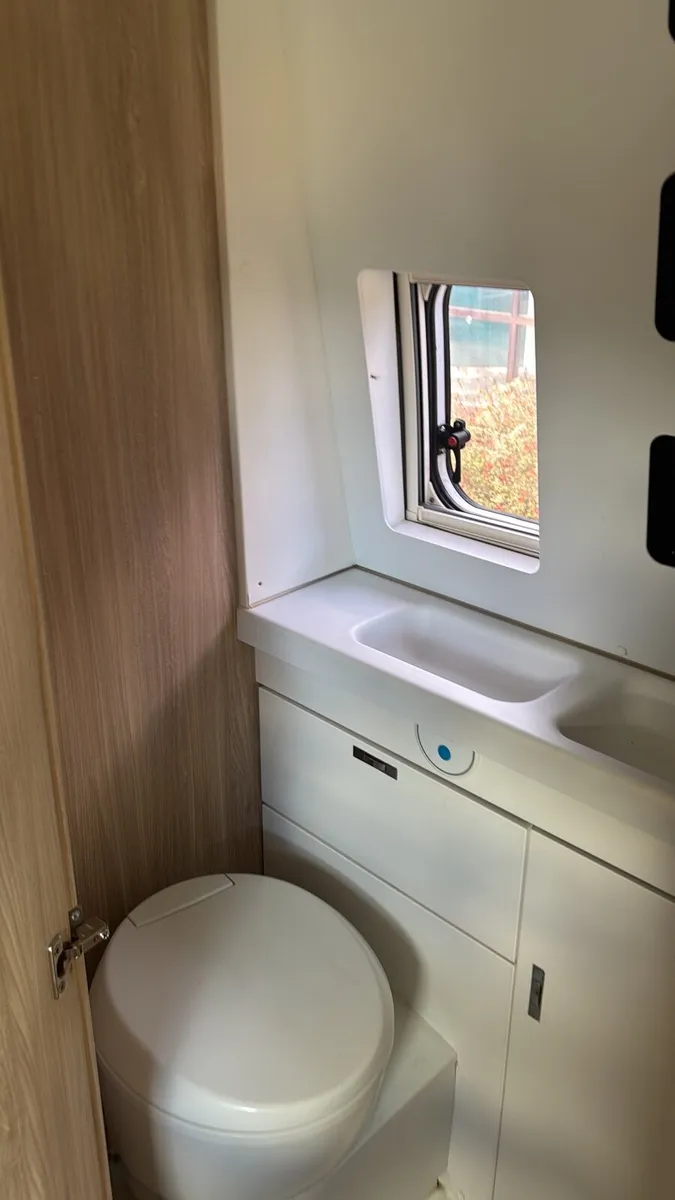 Motorhome - Image 2