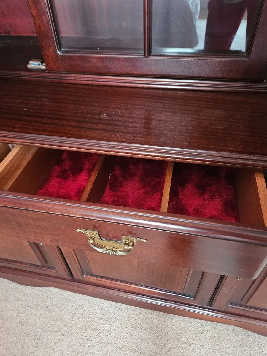 Rossmore mahogony display cabinet - Image 3