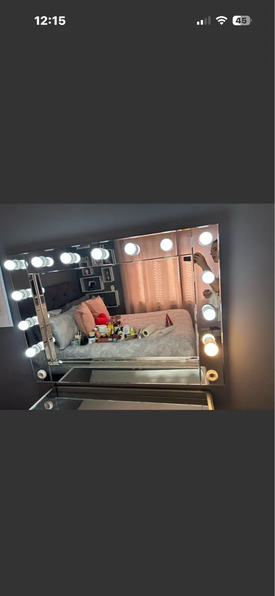 Hollywood Mirror - Image 2