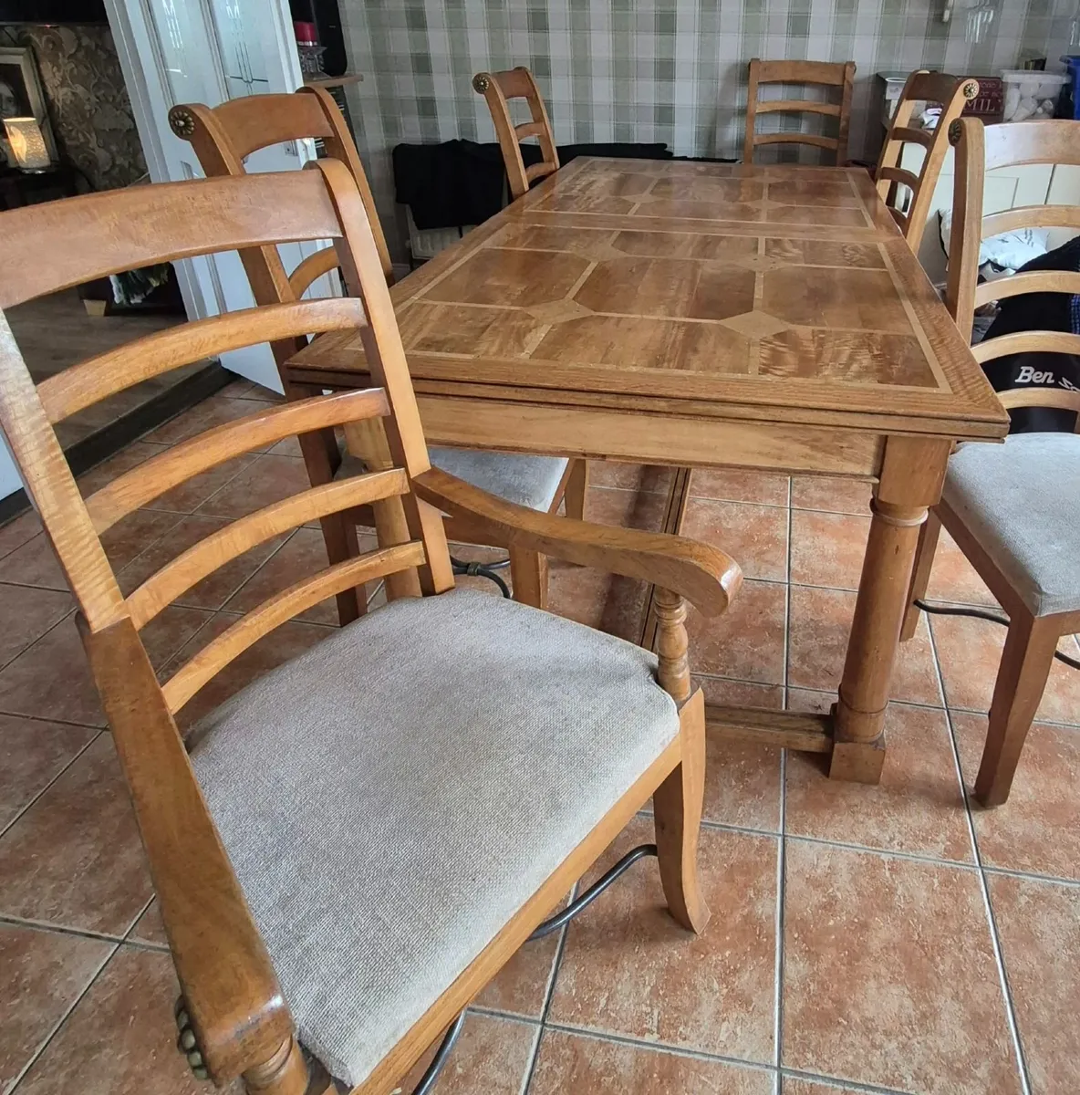 Table and 8 chairs - Image 4