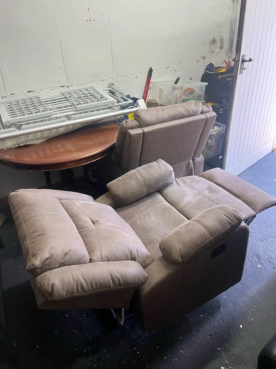 Couch - Image 4