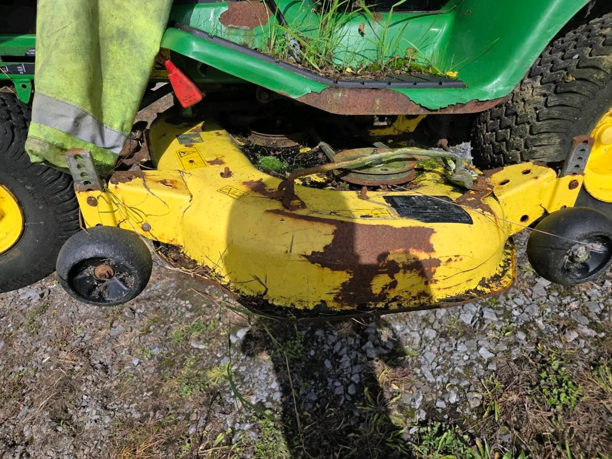 John deere deck LX 279 - Image 2