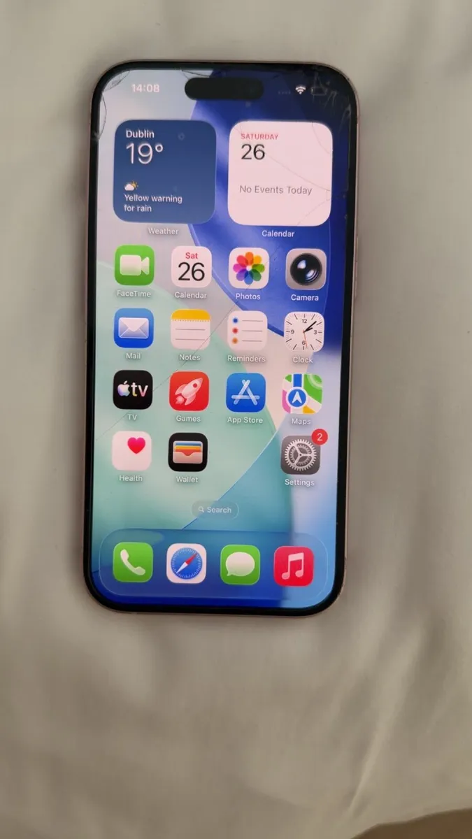 iPhone 15 - Image 2