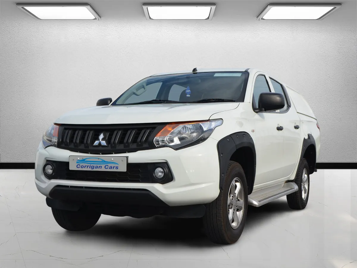 Mitsubishi L200 2019 Canopy TINY MILES - Image 3