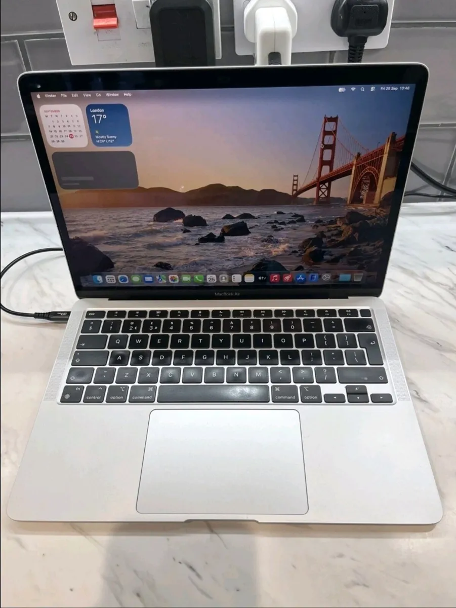 Apple MacBook Air 13.3" (2020) M1 A2337 8/500GB - Image 1