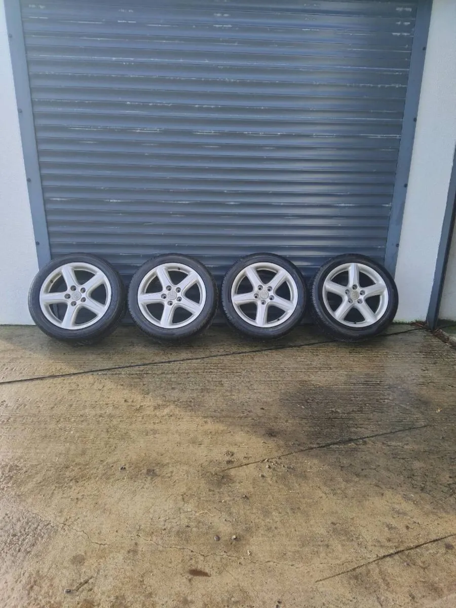 Toyota alloy wheels 17 inch - Image 1