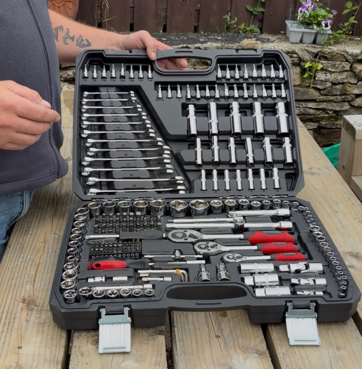 Selection of tools - Image 1
