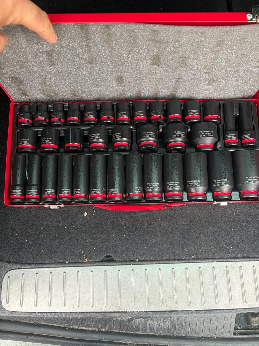 Selection of tools - Image 3