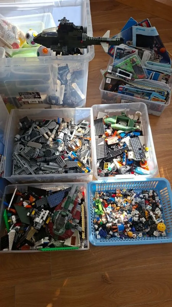 Huge LEGO Collection Lot  1,000s of Bricks + Original Instruction Booklets - Image 2