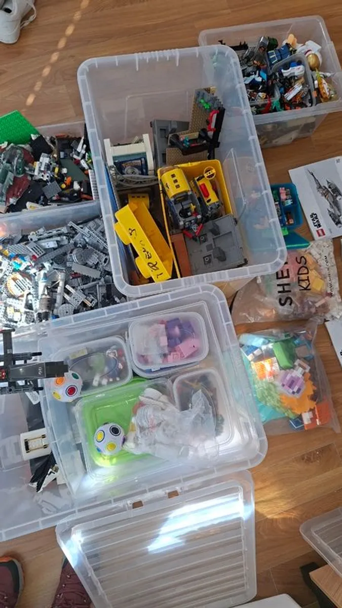 Huge LEGO Collection Lot  1,000s of Bricks + Original Instruction Booklets - Image 4