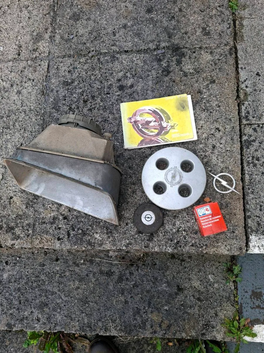Opel Items - Image 1