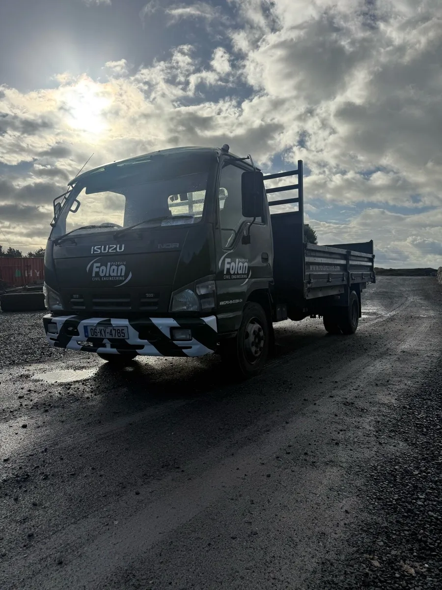 Isuzu NQR Tipper - Image 2