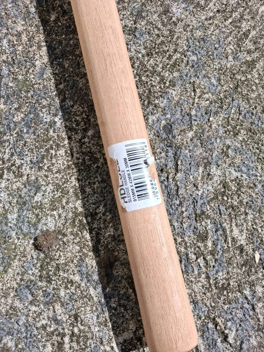 Lodge splitter, brush, and sledge hammer - Image 4
