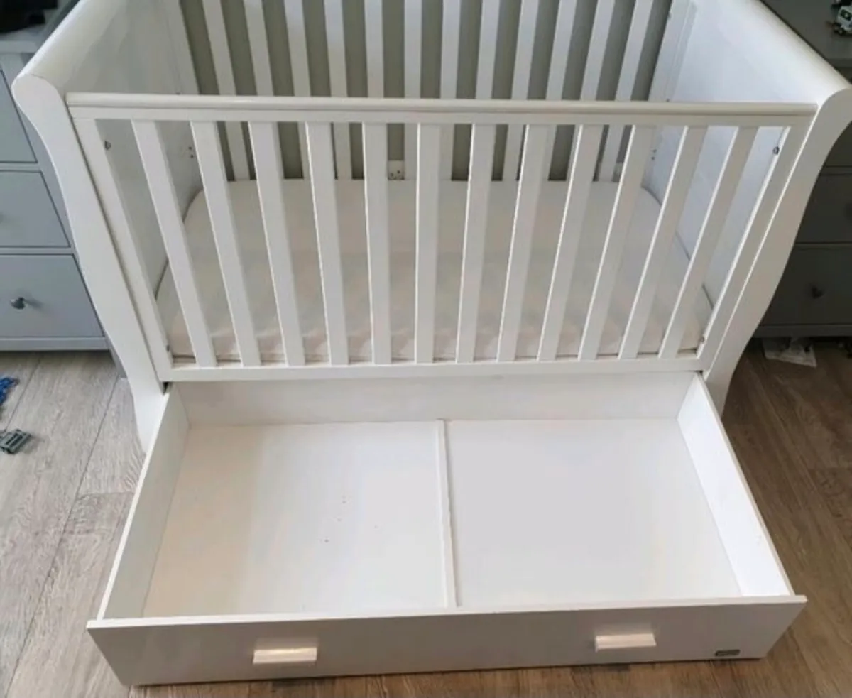 Cot bed - Image 1