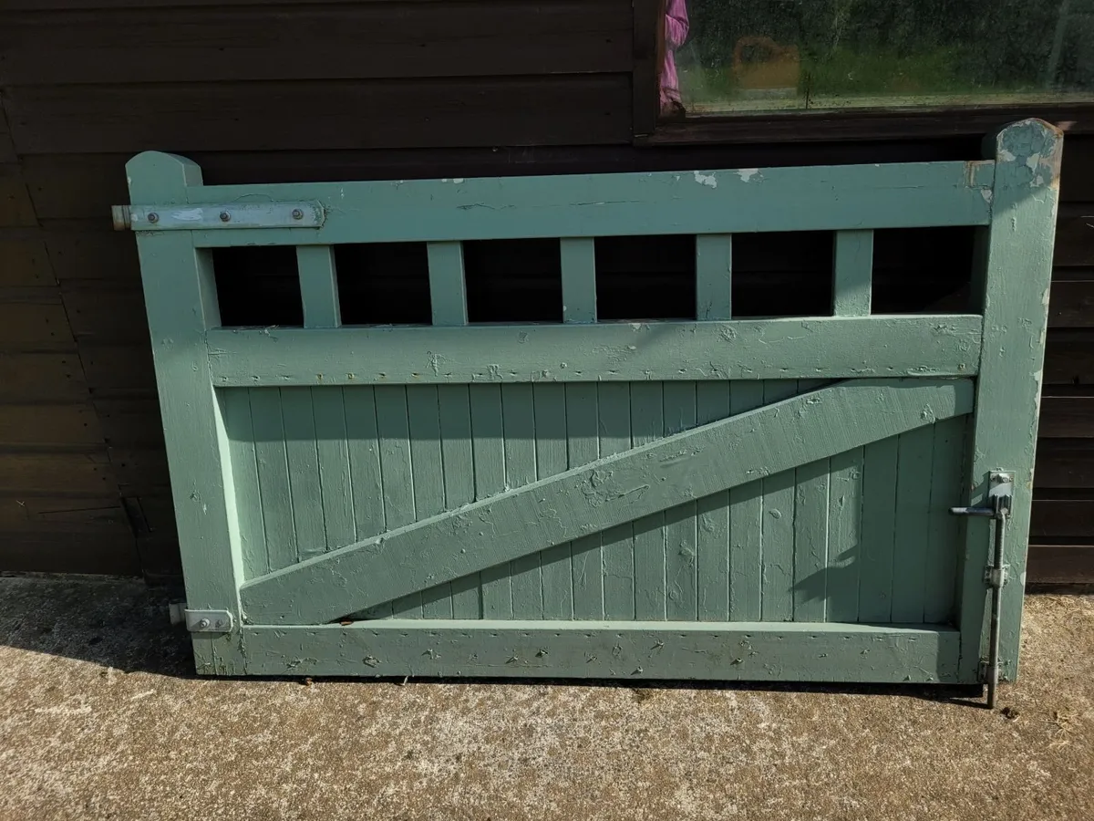 Timber gates - Image 2