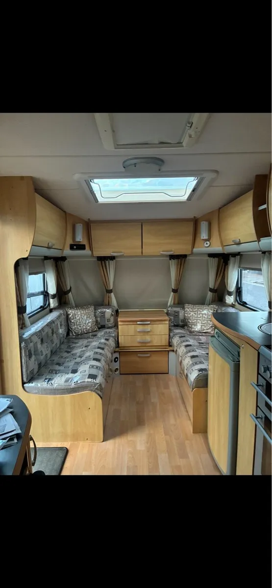 Fixed bed caravan  €6250 - Image 4