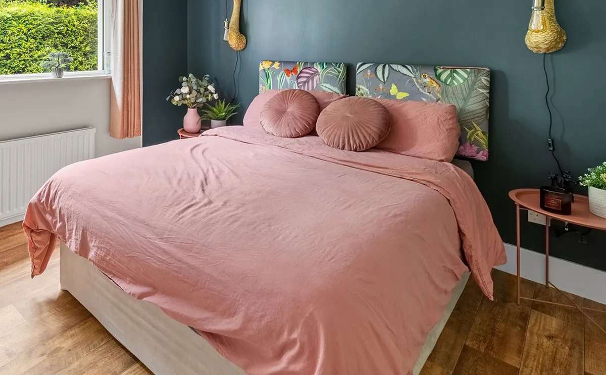 Double divan bed