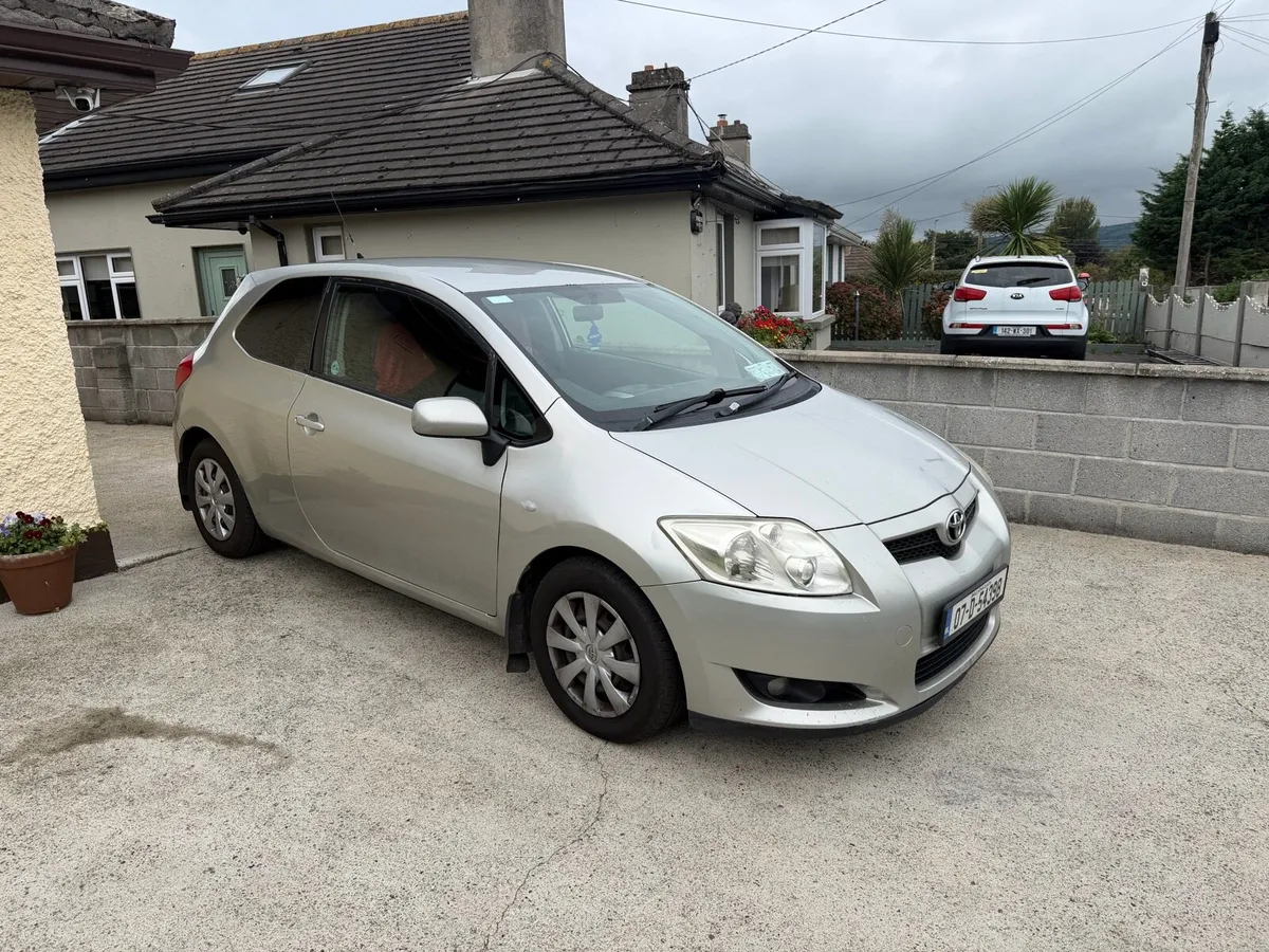 Toyota Auris van - Image 1