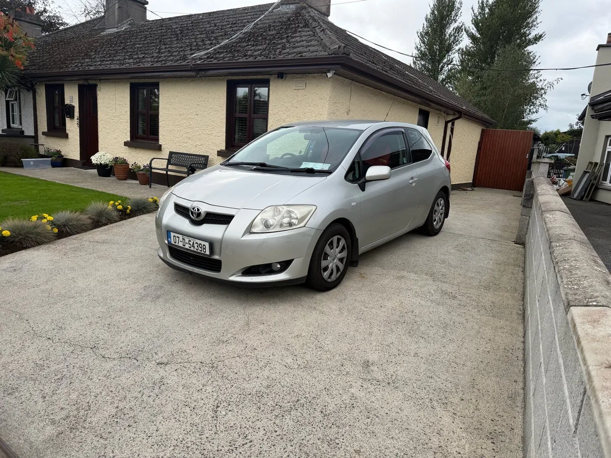 Toyota Auris van - Image 2