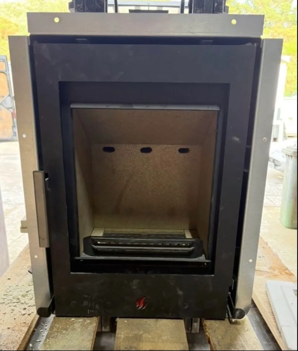 5KW Tenbury inset Stove - Image 1