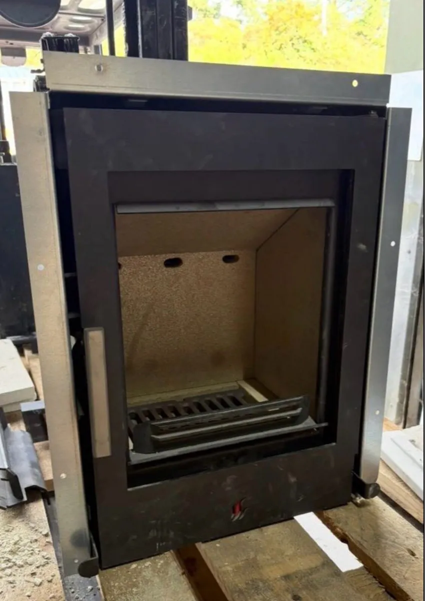 5KW Tenbury inset Stove - Image 2