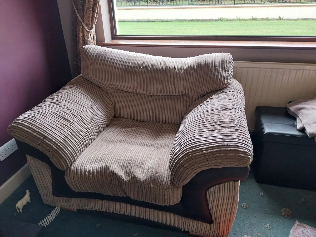 3 piece sofa - Image 3