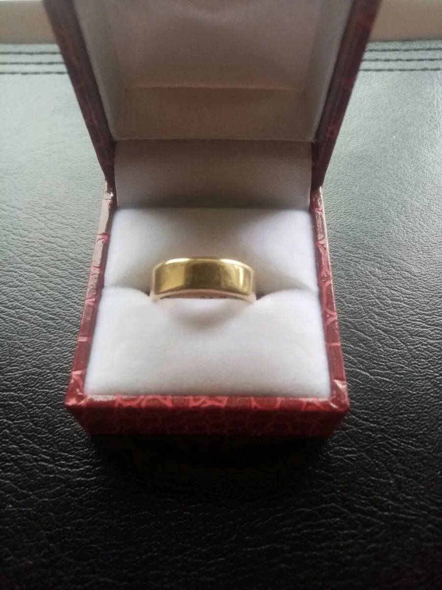 Vintage 14k Solid Gold Ring - Image 3