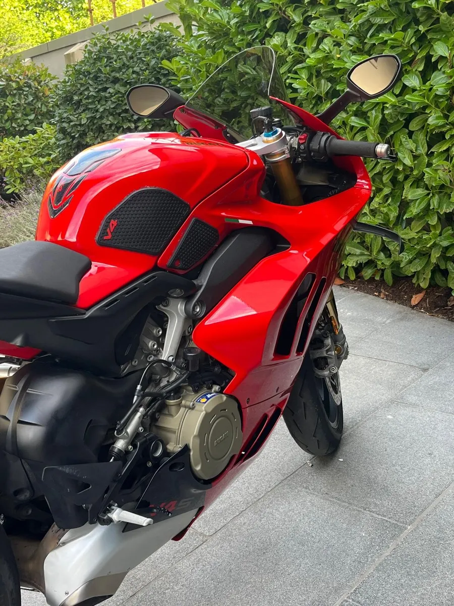 Ducati Panigale V4s - Irish Bike - 1 Owner - Image 4