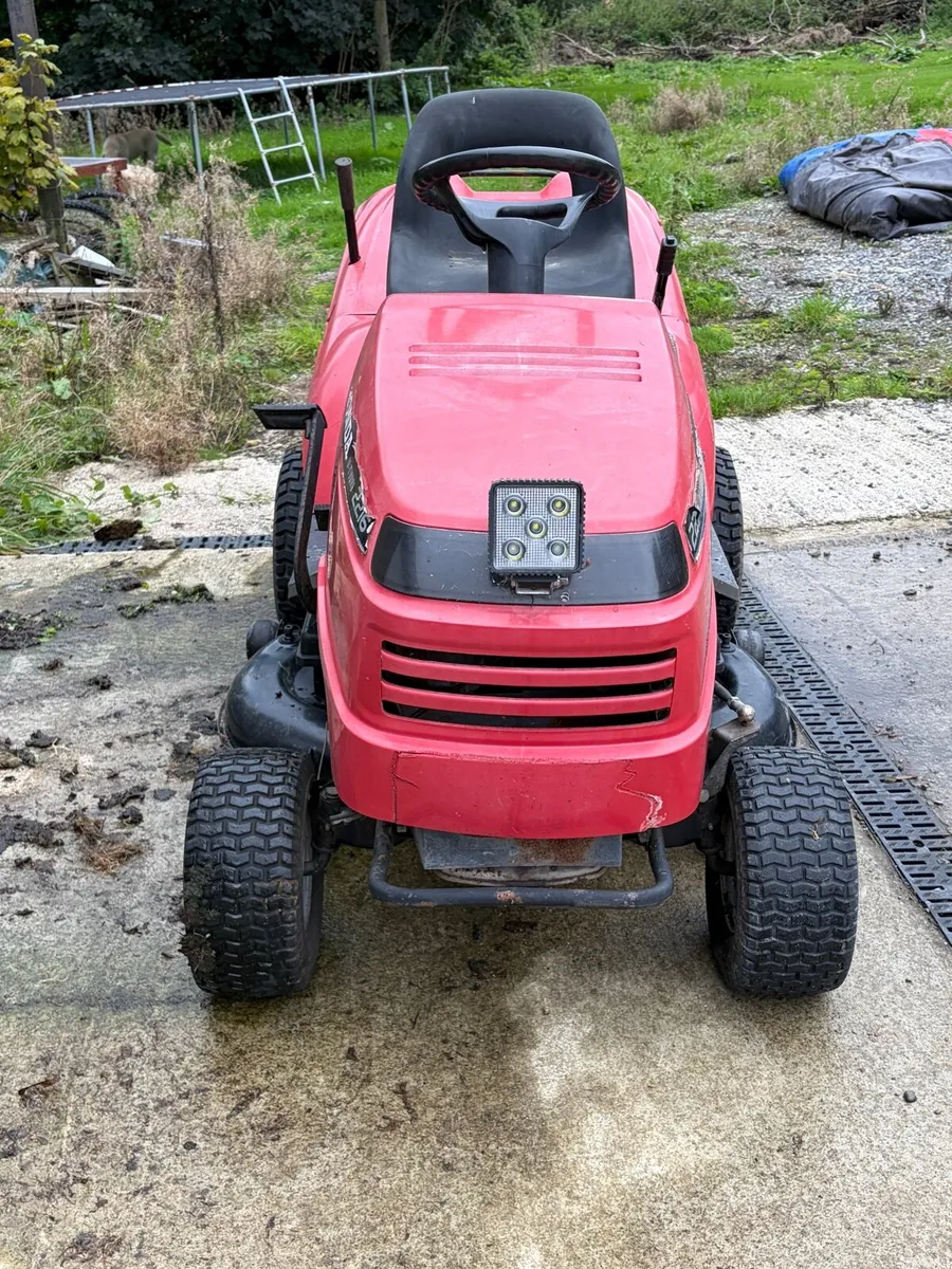 Lawn mower - Image 1