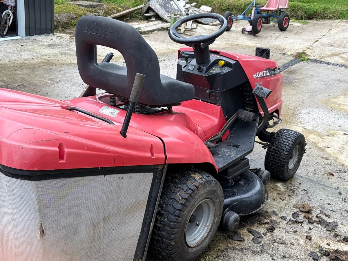 Lawn mower - Image 3