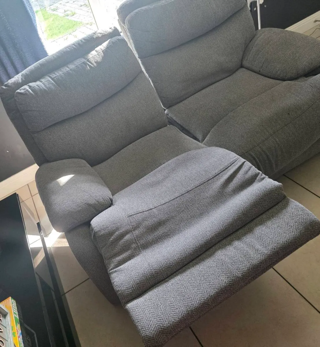 FREEReclining armchair and 2 seater reclining sofa - Image 3