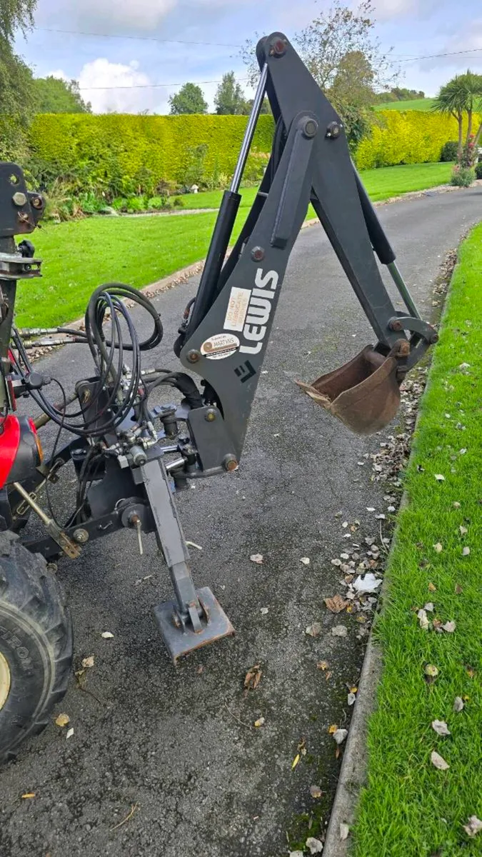 Backhoe Lewis - Image 2