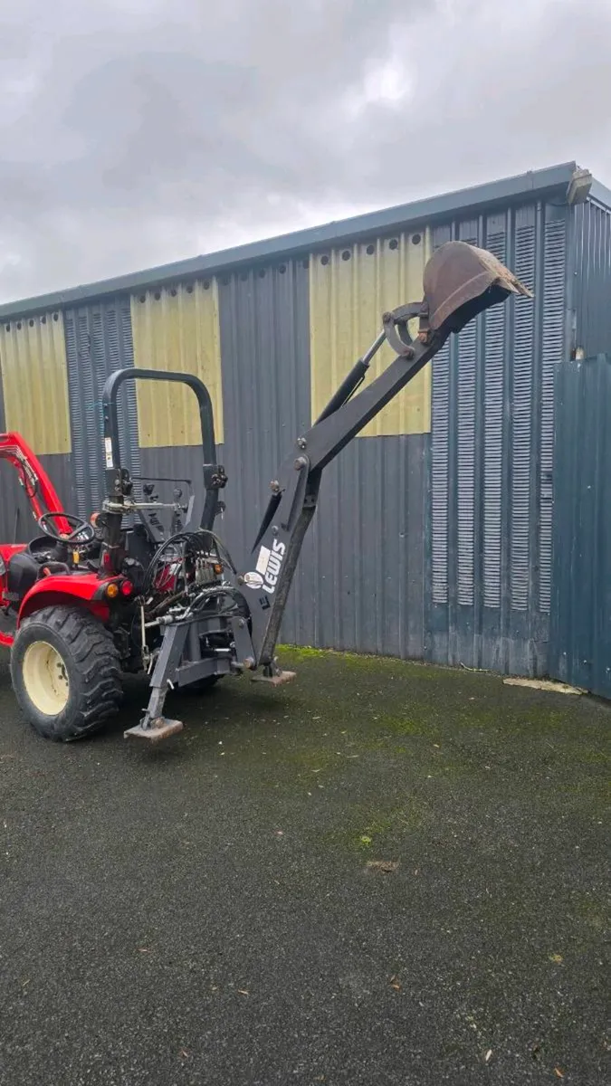 Backhoe Lewis - Image 3