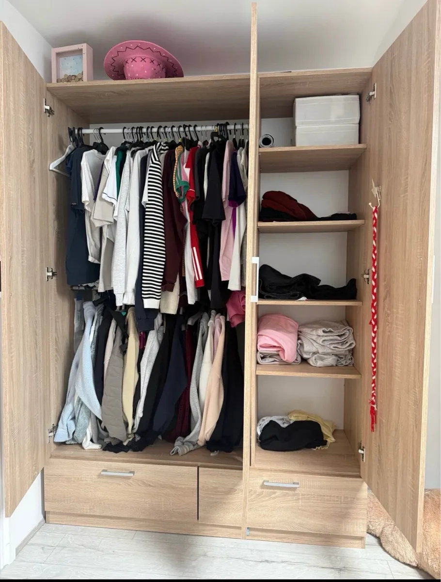 3 door wardrobe - Image 2