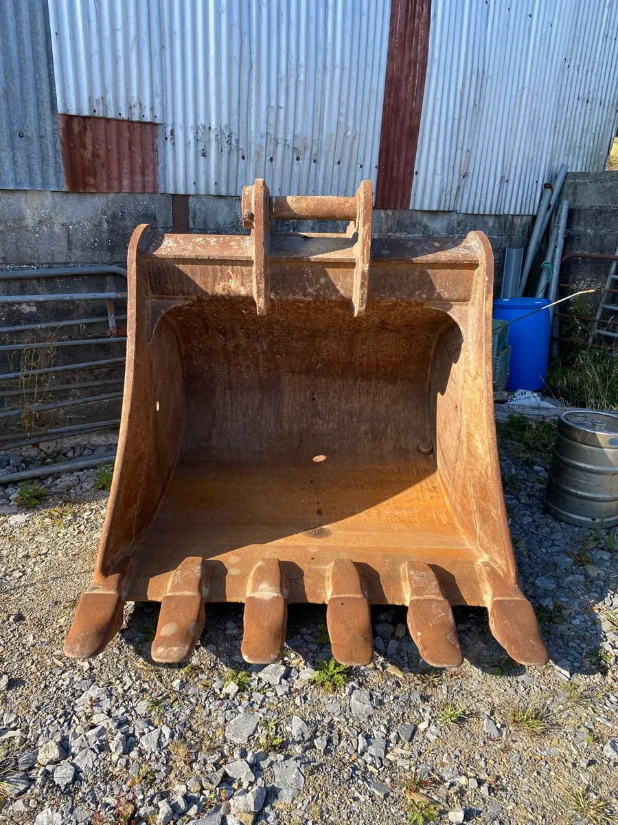 Digging bucket - Image 1